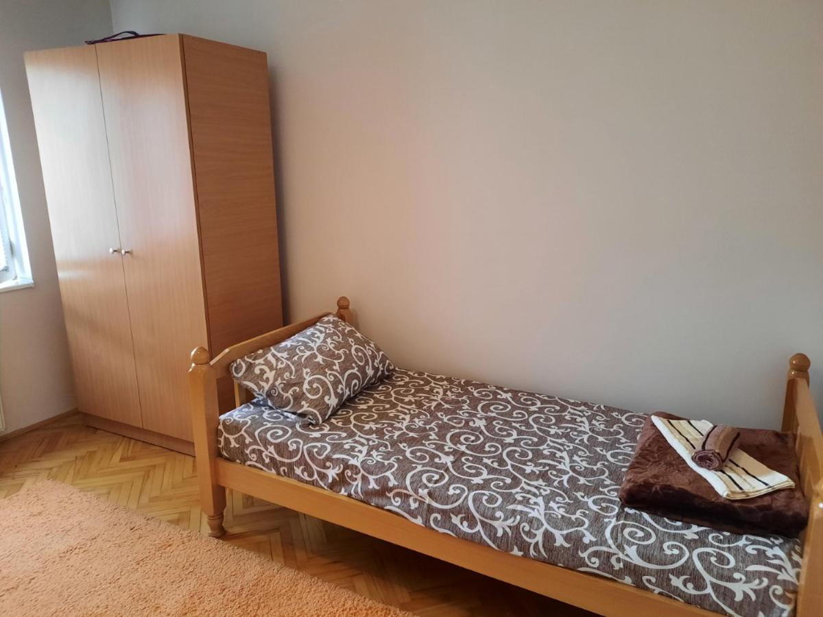 Apartman Lan - Free Parking Враня Екстериор снимка