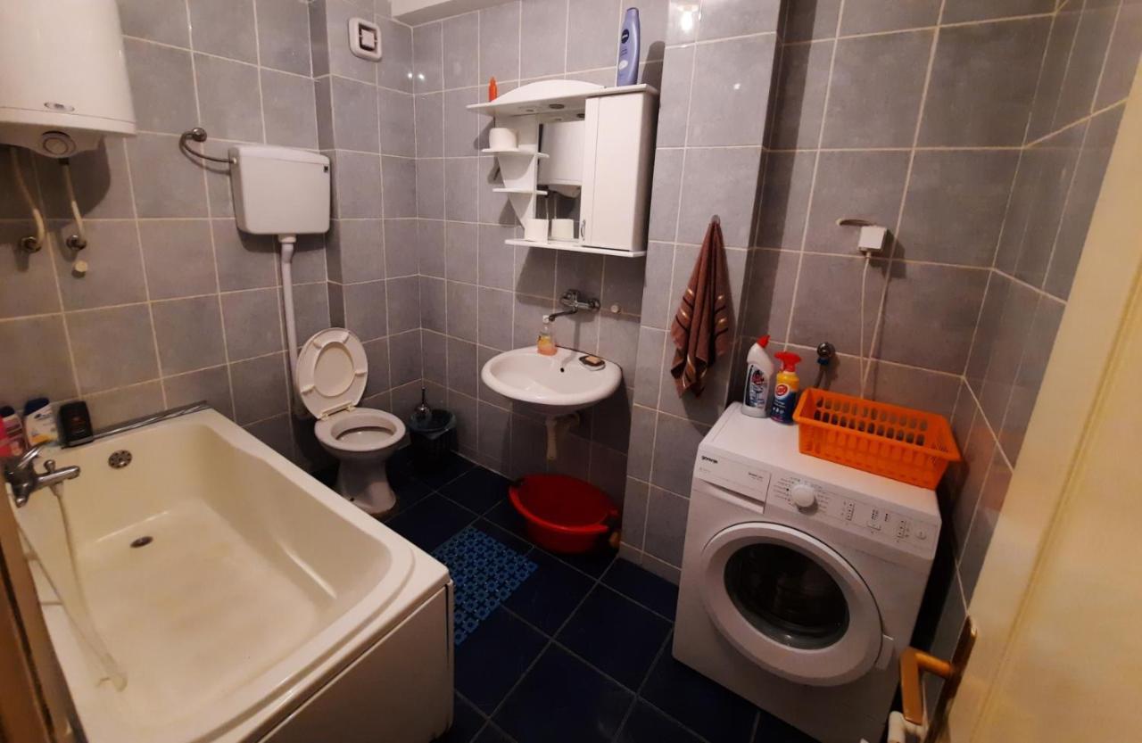 Apartman Lan - Free Parking Враня Екстериор снимка