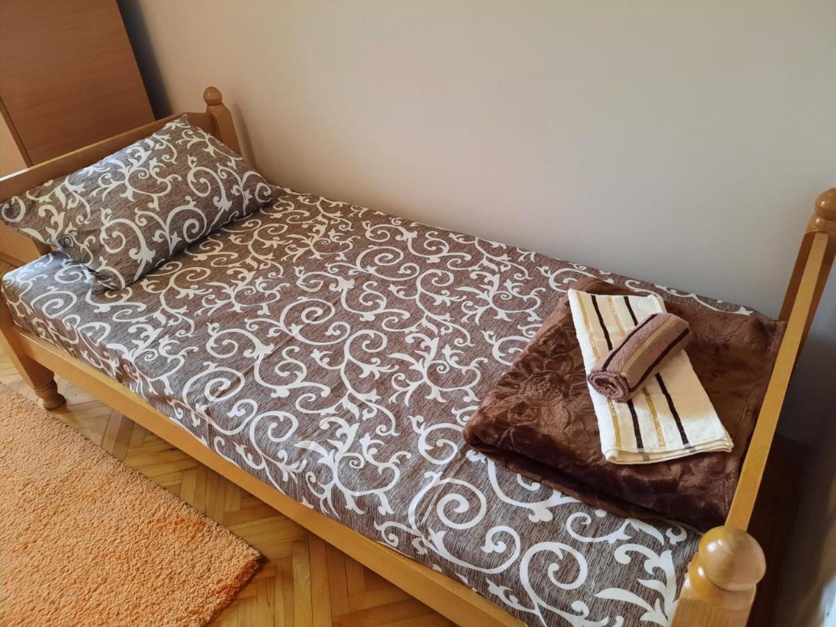 Apartman Lan - Free Parking Враня Екстериор снимка